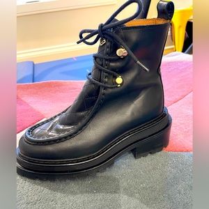 Sandro sz 37 but fit more like a 36.5